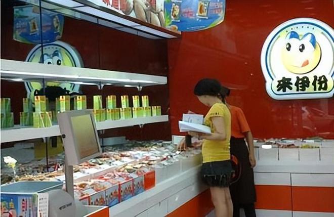 又一零食巨頭爆雷！暴跌1038%，食品變質(zhì)發(fā)霉吃出毛發(fā)！